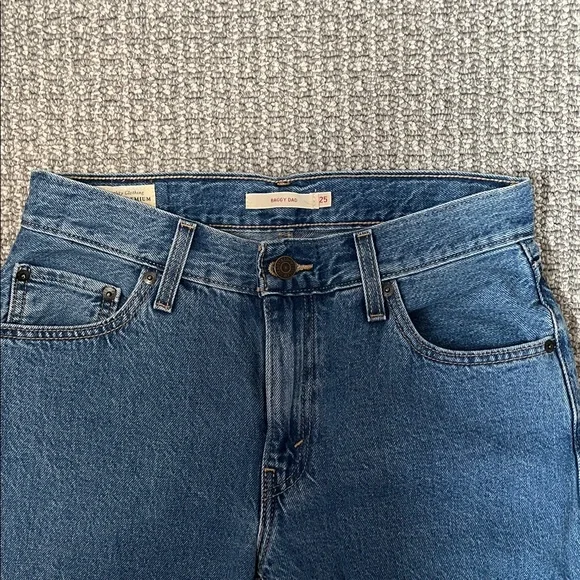 Vintage Levi's Baggy Dad Jeans - Picture 2 of 4